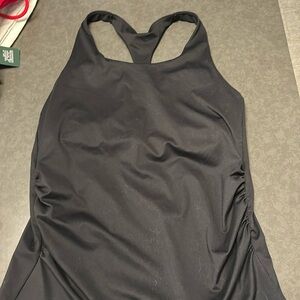 Old navy maternity sports bra tank top Medium built in bra